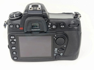ตัวกล้อง DSLR สีดำ รุ่น D300 กล้องดิจิตอลพร้อมเลนส์มิเรอร์สำหรับการถ่ายภาพ - Product Image 3