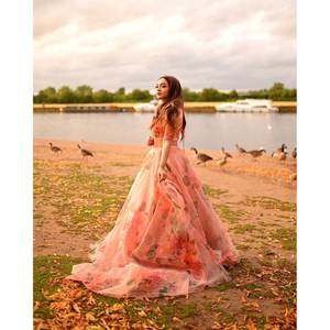 Magnifiques robes de demoiselle d'honneur en organza de soie à imprimé floral, élégantes robes Lehenga Choli - Product Image 2