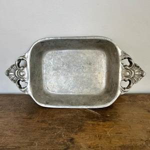 Plateau de service rectangulaire décoratif moderne en aluminium moulé de haute qualité avec motif unique pour l'hôtellerie et la restauration, destiné à l'exportation - Product Image 3