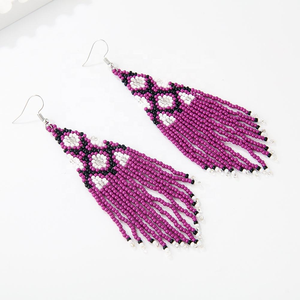 ต่างหูพู่สไตล์โบฮีเมียนวินเทจสำหรับผู้หญิง ประดับด้วยลูกปัดอะคริลิกถักมือ รูปทรงดอกไม้ทันสมัย เหมาะสำหรับงานปาร์ตี้ งานแต่งงาน ของขวัญ เครื่องประดับ - Product Image 4