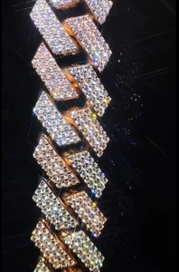 สร้อยคิวบาลิงค์ฮิปฮอปขนาด 20 มม. เงินแท้ 925 ชุบทองคำขาว ประดับเพชรโมอิสซาไนต์แบบหนา - Product Image 4