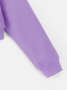 เสื้อฮู้ดครอปผ้าฝ้ายฟลีซสำหรับผู้หญิง ปักโลโก้ตามสั่ง ระบายอากาศได้ดี มีซับใน ทรงไหล่ตก สไตล์สตรีทแวร์ ความยาวสั้น - Product Image 3