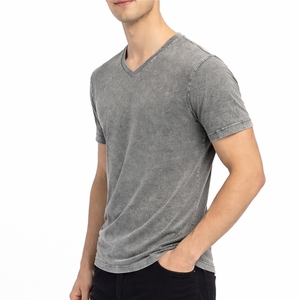 T-shirt pour homme à col en V uni, manches courtes, en coton, coupe ajustée, couleur unie, design personnalisé, effet délavé - Product Image 3