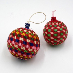 Bolas decorativas festivas grandes de hierba marina, bolas navideñas coloridas de paja de hierba marina, bolas colgantes al precio más bajo - Product Image 2