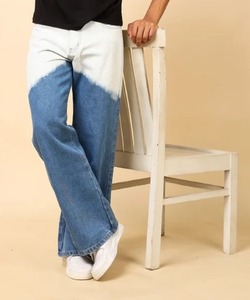 Jeans en denim bleu authentiques, faits à la main par des artisans, style décontracté, coupe ample, écologiques, déchirés - Product Image 3