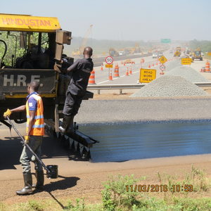 Pulverizador de emulsión de betún para construcción de carreteras Sistema de pulverización de asfalto de control de precisión para uso municipal y de carreteras - Product Image 5