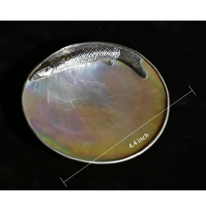 Assiette en nacre irisée à bord festonné pour la décoration de table, la présentation de bibelots et l'artisanat, provenant du Vietnam - Product Image 3