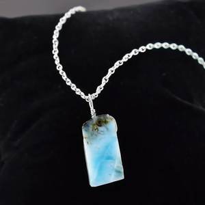 Collier pendentif délicat en larimar brut, plaqué argent, pierre précieuse naturelle, bijoux faits à la main, vente en gros - Product Image 2