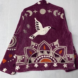 Chaqueta de Terciopelo Morado Oscuro Bordada a Mano, Estilo Vintage, para Mujer, con Cuello Alto y Mangas Largas, Abrigo Festivo de Invierno de Primera Calidad - Product Image 5