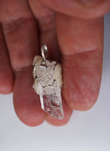 แหวนเซเลไนต์คริสตัลสีขาวดิบทำมือ ปรับขนาดได้ หุ้มด้วยลวดเงิน เครื่องประดับพลอยบำบัด - Product Image 2