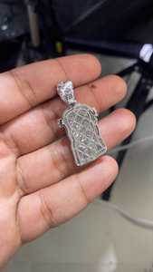 จี้พระเยซูทรงกลมประดับมอสซาไนต์แบบกำหนดเองได้ เงินแท้ 925 สำหรับงานปาร์ตี้ แร็ปเปอร์ เครื่องประดับชั้นดี จี้และชาร์ม - Product Image 3