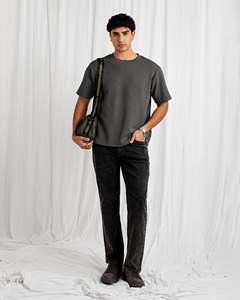 Camiseta de Manga Corta para Hombre, Corte Ajustado, Tela Elástica, Lisa, Básica, con Impresión de Logotipo Personalizado, Venta al Por Mayor - Product Image 2