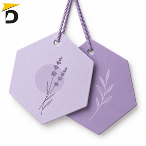 Etiquetas colgantes impresas personalizadas con impresión detallada, material de papel resistente y acabado impecable para prendas, accesorios y artículos de venta al por menor. - Product Image 5