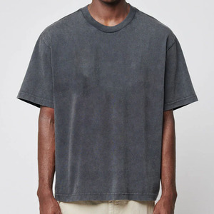 T-shirt gris oversize à col rond et manches courtes pour homme, 100 % coton jersey, coupe décontractée, couleur unie, design épuré - Product Image 1