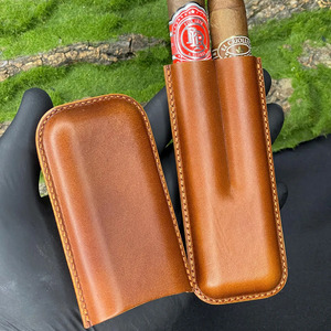Estuche de cuero de alta calidad para cigarros con organizador integrado para cortador, diseño de cuero hecho a mano para ejecutivos. - Product Image 6