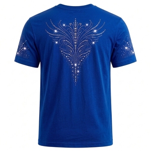 Camiseta Azul Rey para Hombre con Pedrería, Manga Corta, Cuello Redondo, Diseño de Flor de Lis y Plumas en la Parte Delantera y Trasera - Product Image 6