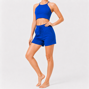 Tenue d'été élégante pour femme avec crop top assorti et short à taille ajustable avec poches pour un confort quotidien - Product Image 2