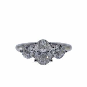 Bague de fiançailles avec diamant de laboratoire ovale de 2,55 carats, diamants blancs |   Or massif 18 carats |   Bague de mariage de luxe certifiée IGI - Product Image 1