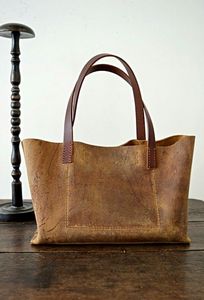 Sacs à main et pochettes en cuir écologiques, artisanaux et élégants pour femmes, style européen tendance, très demandés. - Product Image 5