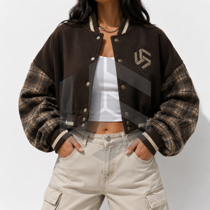 Veste de baseball courte en laine pour femme, personnalisée, avec détails en peau de mouton, design tricoté, logo brodé, qualité supérieure, écologique - Product Image 1