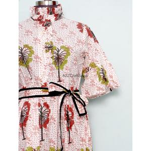 Vestido Maxi Casual Elegante al por Mayor para Mujer, de Algodón con Estampado Floral, Transpirable, para Uso Diario, Cuello en V, Manga Casquillo, Ajuste Holgado, Natural - Product Image 4