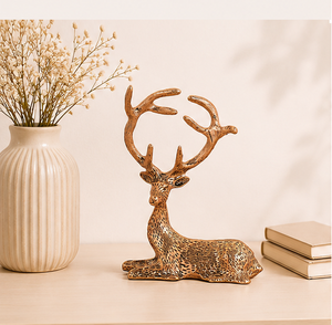 Escultura de alce de latón de 10 pulgadas hecha a mano, pieza decorativa realista de ciervo descansando para adorno festivo y animales de lujo para escritorio - Product Image 2