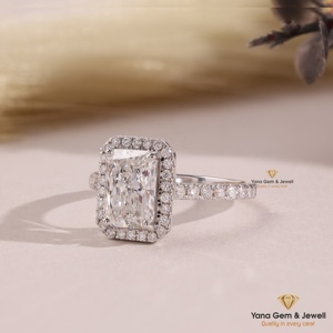 Anillo de Oro Blanco de 14K con Diamante Cultivado en Laboratorio con Corte Radiante, Personalizado para Mujer, 2.00 Quilates, Certificado IGI, Color E, Claridad VVS2 - Product Image 2