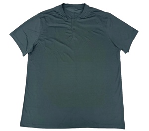 เสื้อยืดแขนสั้นผู้ชายสีทึบแบบเฮนลีย์ถักแบบลำลองติดกระดุมด้านหน้าทรงปกติสีเขียวเข้ม - Product Image 1