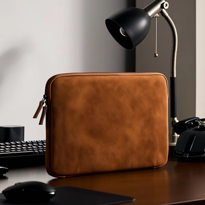 Funda y Estuche para Laptop de Cuero Genuino, Moderno y Duradero, para Macbooks y Laptops, Modelo LS-0247, Venta al Por Mayor - Product Image 2