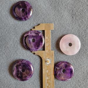 Colgantes de Donut de Cristal Natural Tallados a Mano al por Mayor, Suministros Clásicos para la Fabricación de Joyas y Regalos para Mujer, a Granel - Product Image 5