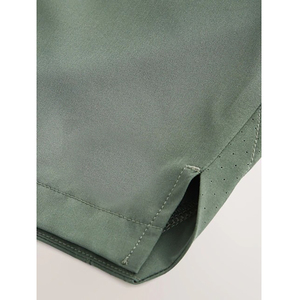 Shorts de sport décontractés pour hommes, couleur unie, taille mi-haute, à séchage rapide, avec poches, couleur verte - Product Image 4