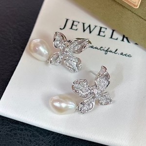 Heavy Industry's Exquisite Luxurious Diamond Studded Dancing Butterfly <b>Earrings</b> New Popular Item <b>Fashion</b> <b>Drop</b> <b>Earrings</b> - Product Image 2