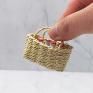 Adorable Cesta Tejida de Mimbre en Miniatura para Decoración de Casa de Muñecas 1:12, Manualidades DIY, Toque Estético Perfecto o Empaque de Regalo Único - Product Image 6