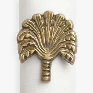 Anneau de serviette en métal soigneusement conçu, adapté aux tables à manger décoratives, offrant style, robustesse et équilibre - Product Image 1