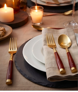 Ensemble de couverts plaqués or avec manches en bois, design minimaliste, couverts durables pour mariage et usage quotidien - Product Image 3