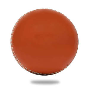 Balle de cricket haut de gamme pour les matchs professionnels et un contrôle avancé du swing, avec coutures faites à la main et performances durables. - Product Image 1