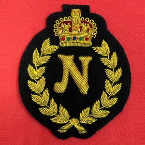 Gorras de Alta Calidad con Tela Chenille, Bordado a Mano con Hilos de Oro, Diseño Único, Precio Muy Bajo - Product Image 2