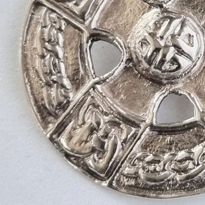 Broche écossaise traditionnelle vintage à motif croix celtique, en tissu écossais de haute qualité, pour kilt, mode unisexe - Product Image 6