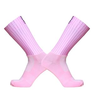 Chaussettes de sport pour hommes en maille unie respirante et écologique, en Spandex et Polyester, pour l'été, couleurs rose, vert, blanc, noir, avec logo sur le revers. - Product Image 6