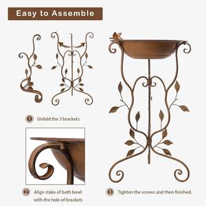 Bain d'oiseaux rustique en métal Colibri, finition Or antique, avec piédestal en forme de branche d'arbre et accents de feuilles, bassin décoratif et base de jardin à motifs sculptés - Product Image 4