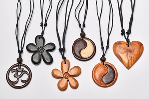 Collar de Madera Hipoalergénico, Collar de Madera Amigable con la Piel, Collar de Madera de Color Sólido, Artículo de Uso General para Venta al por Mayor de Fábrica Personalizada - Product Image 5