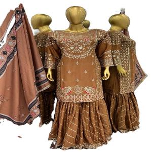 Costume Sharara de travail de séquence de broderie de chinon lourd de dernier concepteur par FabZone - Product Image 1