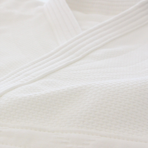 Ensemble d'entraînement d'arts martiaux de qualité supérieure avec une résistance durable du tissu - Product Image 3