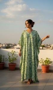 Venta al por Mayor de Caftanes Hechos a Mano con Tinte Natural, Estilo Bohemio, Cuello en V, Manga Larga, Holgados, de Algodón para Mujer - Product Image 3