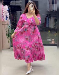 เดรสยาวลายดอกไม้สไตล์ลำลองน่ารักแฟชั่นใหม่ประจำฤดูร้อนปี 2026 ซักได้ ทรงเวสเทิร์น สำหรับผู้หญิงไซส์พลัส คอวี ผ้าจอร์เจตต์ - Product Image 1