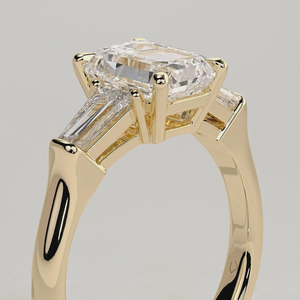 Bague de fiançailles en or jaune 14 carats pour femme, diamant taille émeraude 2 carats, couleur F, pureté VS1, certifié IGI, avec diamants baguette effilés - Product Image 5