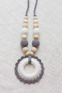 สร้อยคอประดับลูกปัดแก้วทรงหนาทำมือ ลายผีเสื้อ ดีไซน์โดดเด่น ขนาดใหญ่ เครื่องประดับแฟชั่นสำหรับผู้หญิง ของขวัญสุดเก๋จากบูติก - Product Image 3