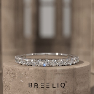 Elegante Anillo de Eternidad de Diamantes Redondos en Oro Blanco, Anillo de Boda para Mujer, Anillo Apilable Clásico de Diamantes, Joyería Nupcial de Lujo - Product Image 6