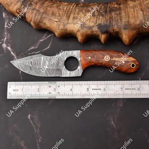 มีดล่าสัตว์/มีดสกินเนอร์ ใบมีดเหล็กดามัสกัสคุณภาพสูงคมกริบ พร้อมรูจับนิ้ว ด้ามเรซิ่นทรงกรวยสน ออกแบบตามหลักสรีรศาสตร์ รับผลิตแบบ OEM - Product Image 2