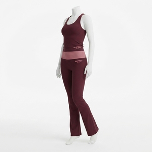 Conjunto de Yoga para Mujer en Rosa Borgoña con Contraste, Top Camiseta y Leggings de Cintura Alta con Corte Acampanado, Ropa Deportiva para Gimnasio y Entrenamiento - Product Image 2